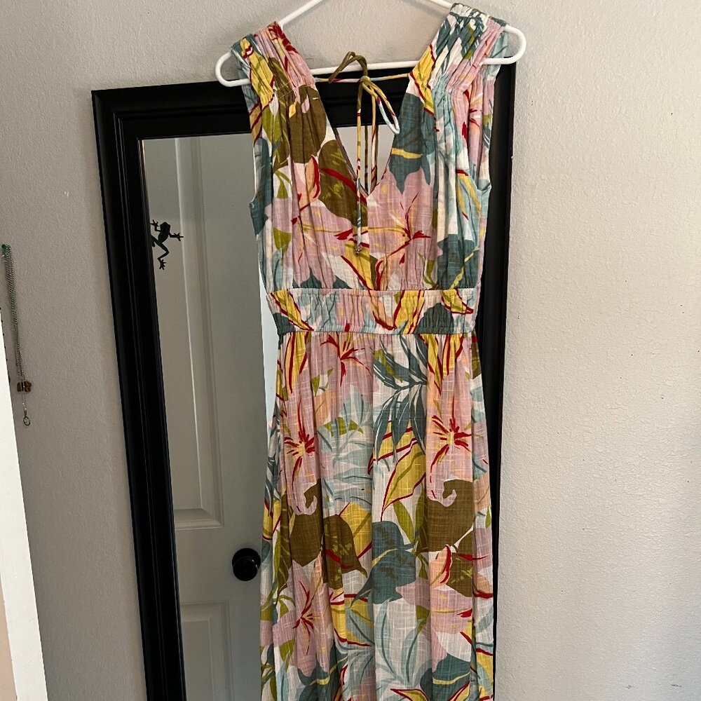 Tropical lightweight dress size Small